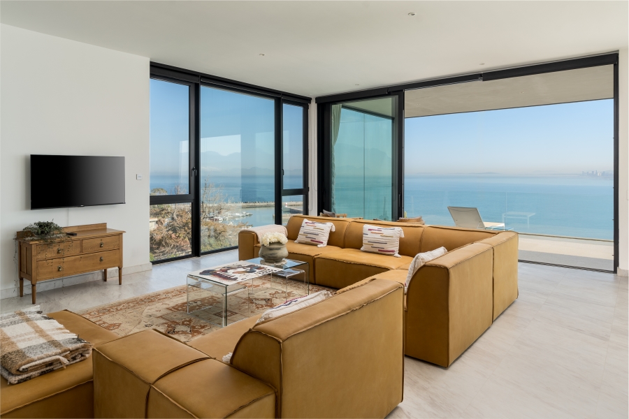 To Let 3 Bedroom Property for Rent in Gordons Bay Village Western Cape